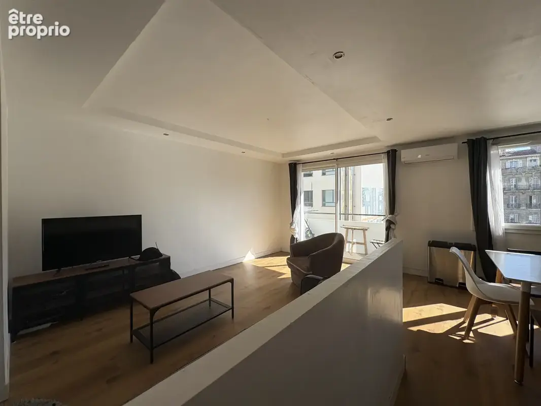 Marseille 2e, Joliette : T3 de 55 m2 rénové, climatisé, avec terrasse. Idéal investisseur - photo 4