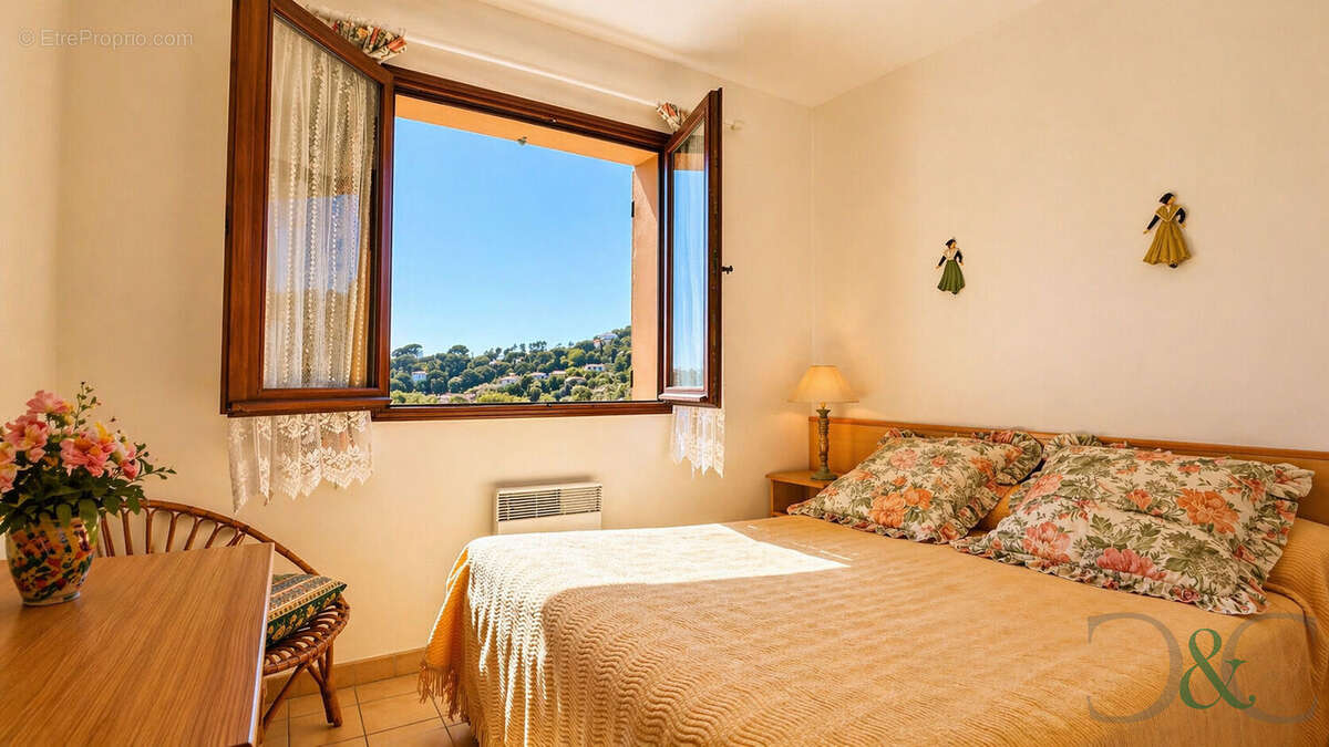 Appartement à BORMES-LES-MIMOSAS