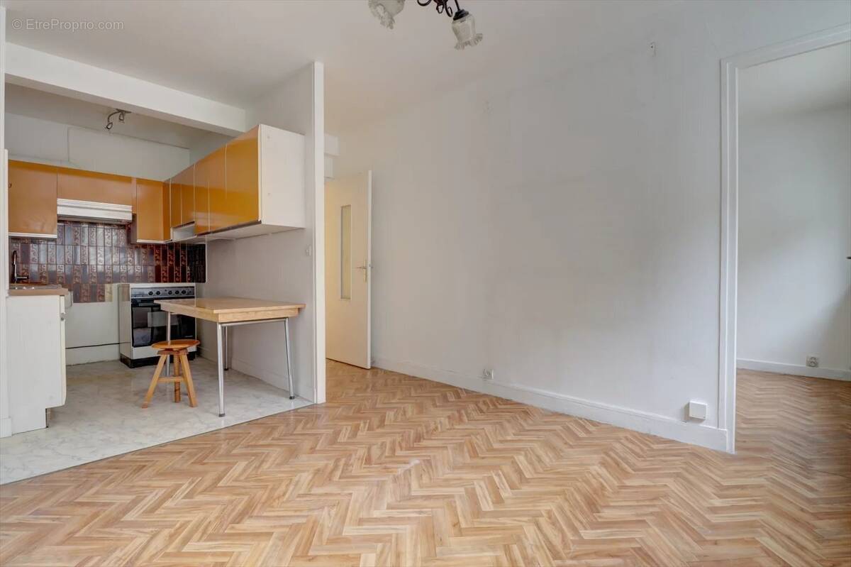 Appartement à PARIS-10E