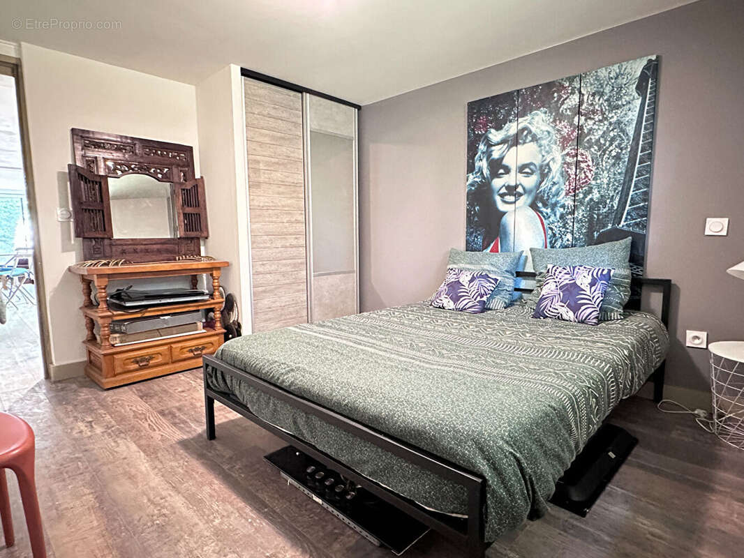 Immeuble de rapport ou maison familiale 240 m2 - 4 logements à La Couronne - photo 3