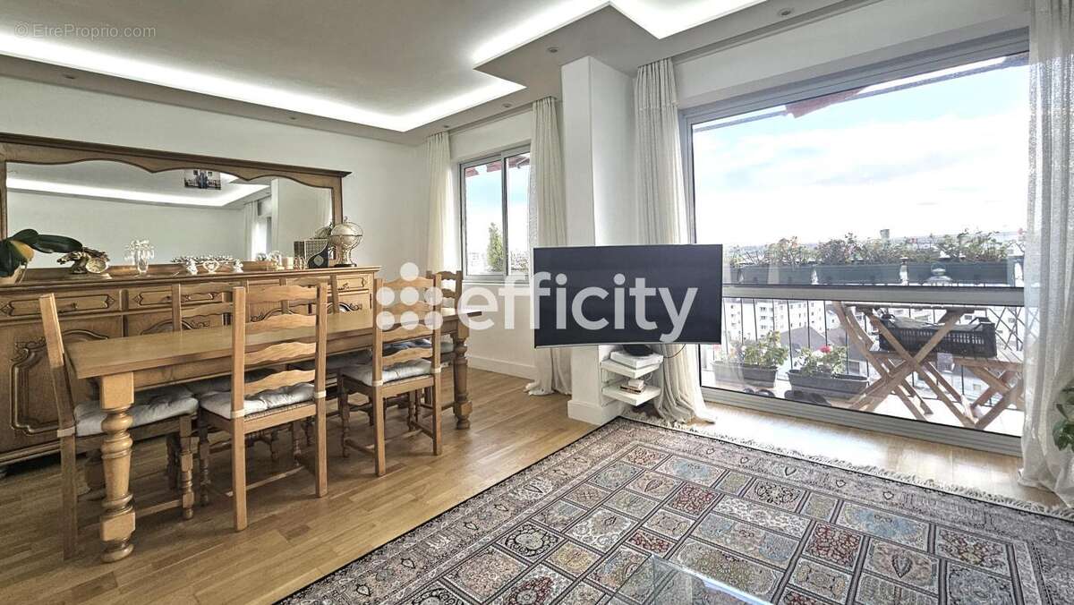 Appartement à FRESNES