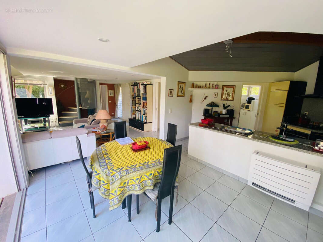 Maison à SAINT-CYPRIEN