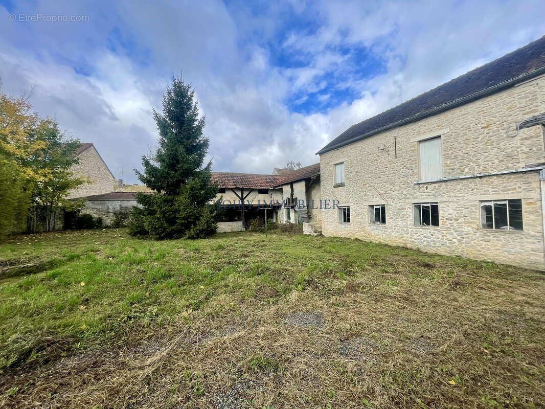 Maison à THOIRY
