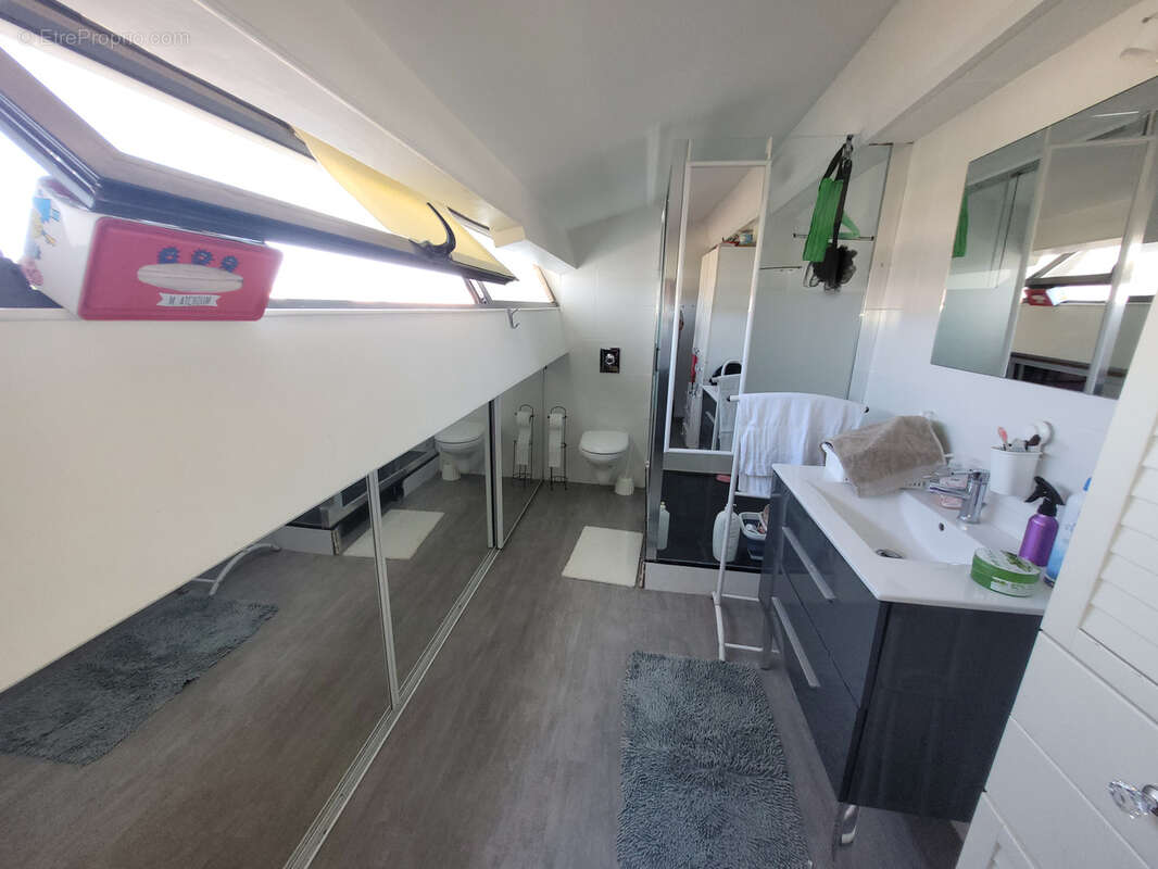 Coursan Villa de type 5 de 200 m2 habitable, plus un appartement de type 2 indépendant de 60 m2, piscine sur u - photo 32