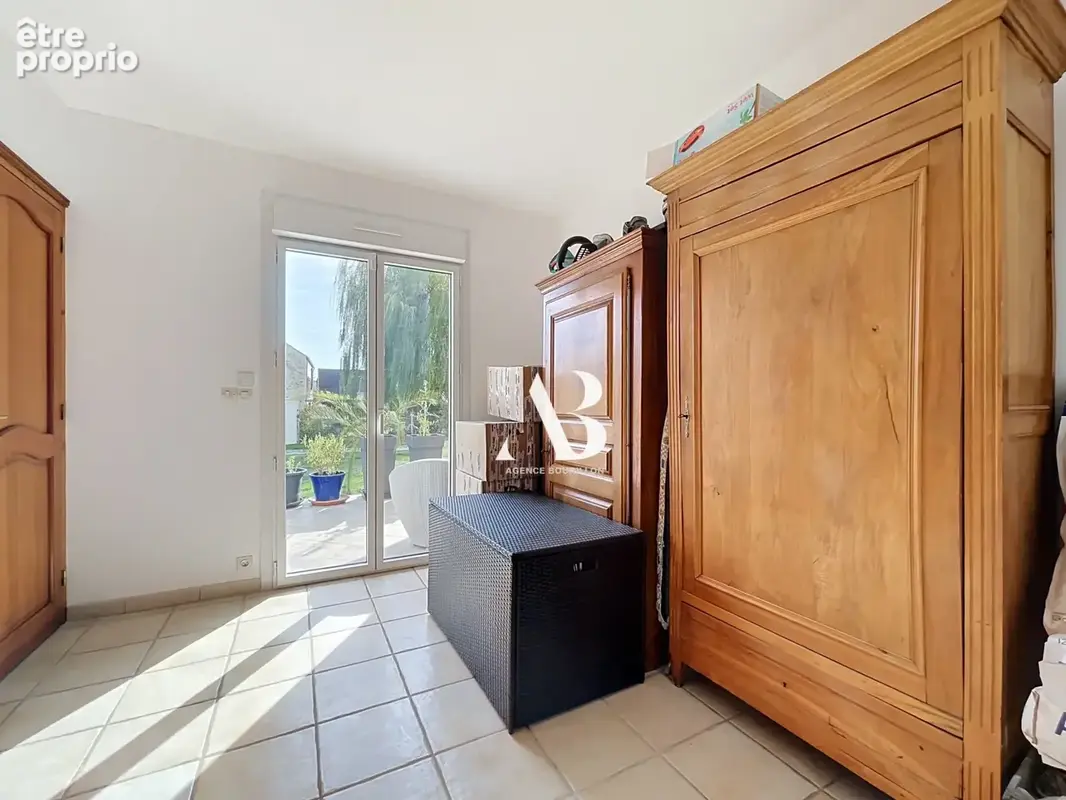 maison familiale 8 pièces 189,7 m2 sur un terrain avec piscine de 1540 m2 - photo 18