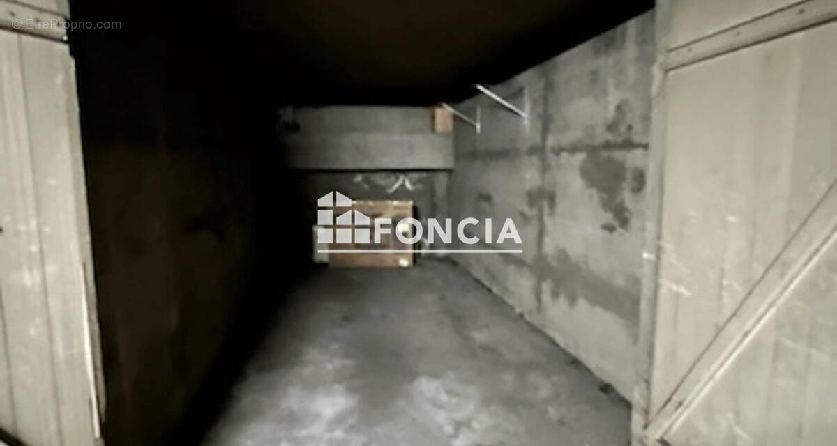 Parking à PARIS-15E