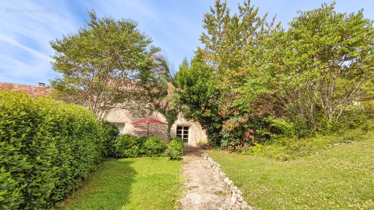 Maison à BAGAT-EN-QUERCY