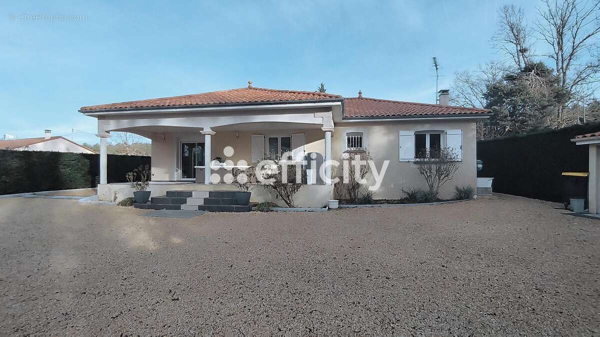 Maison 128 m² à Randan  - photo 4