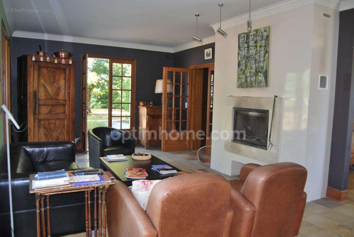Belle maison familiale de plain pied de 140m2 avec piscine - photo 6