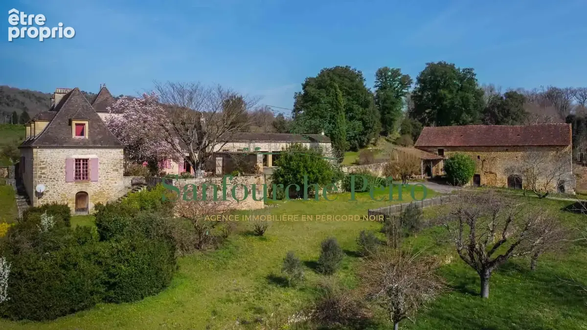 Photo Maison à Vitrac au prix de 371 000€