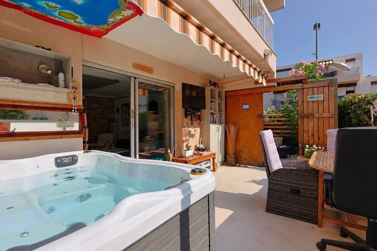 Appartement à VALLAURIS