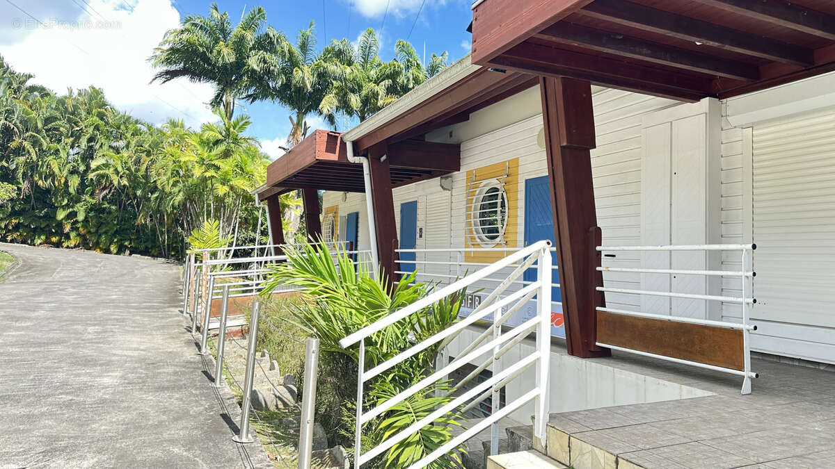 Commerce à BAIE-MAHAULT