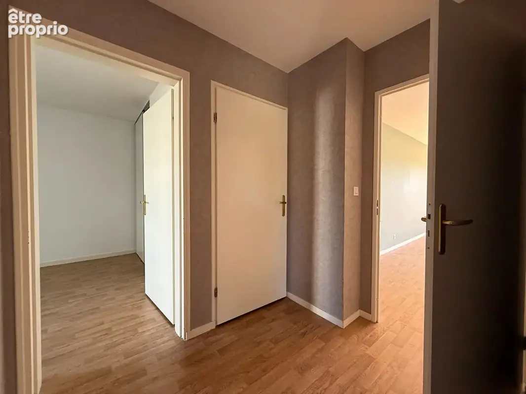 Appartement T4 de 83 m² avec balcon, garage double et cave - photo 11
