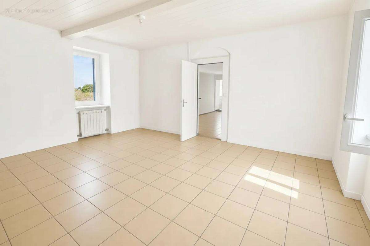 Maison de 8 pièces de 240 m² à Aureilhan - photo 7