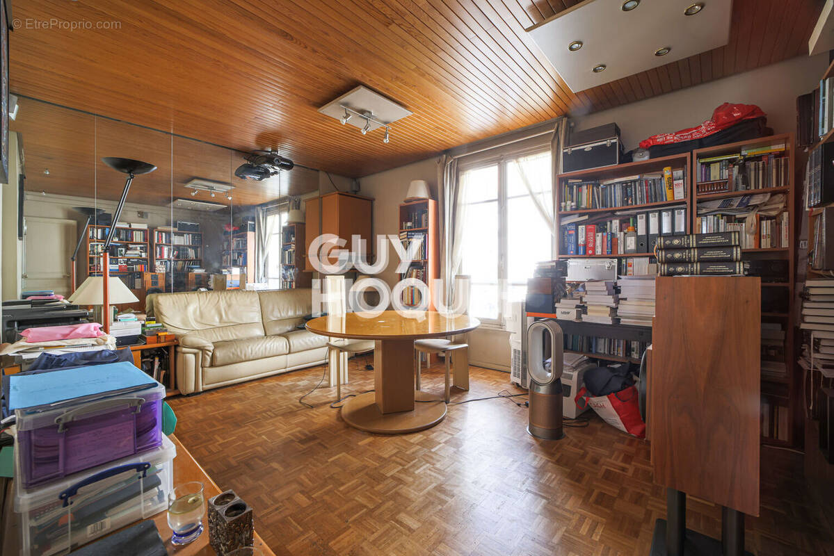 Appartement à PARIS-10E