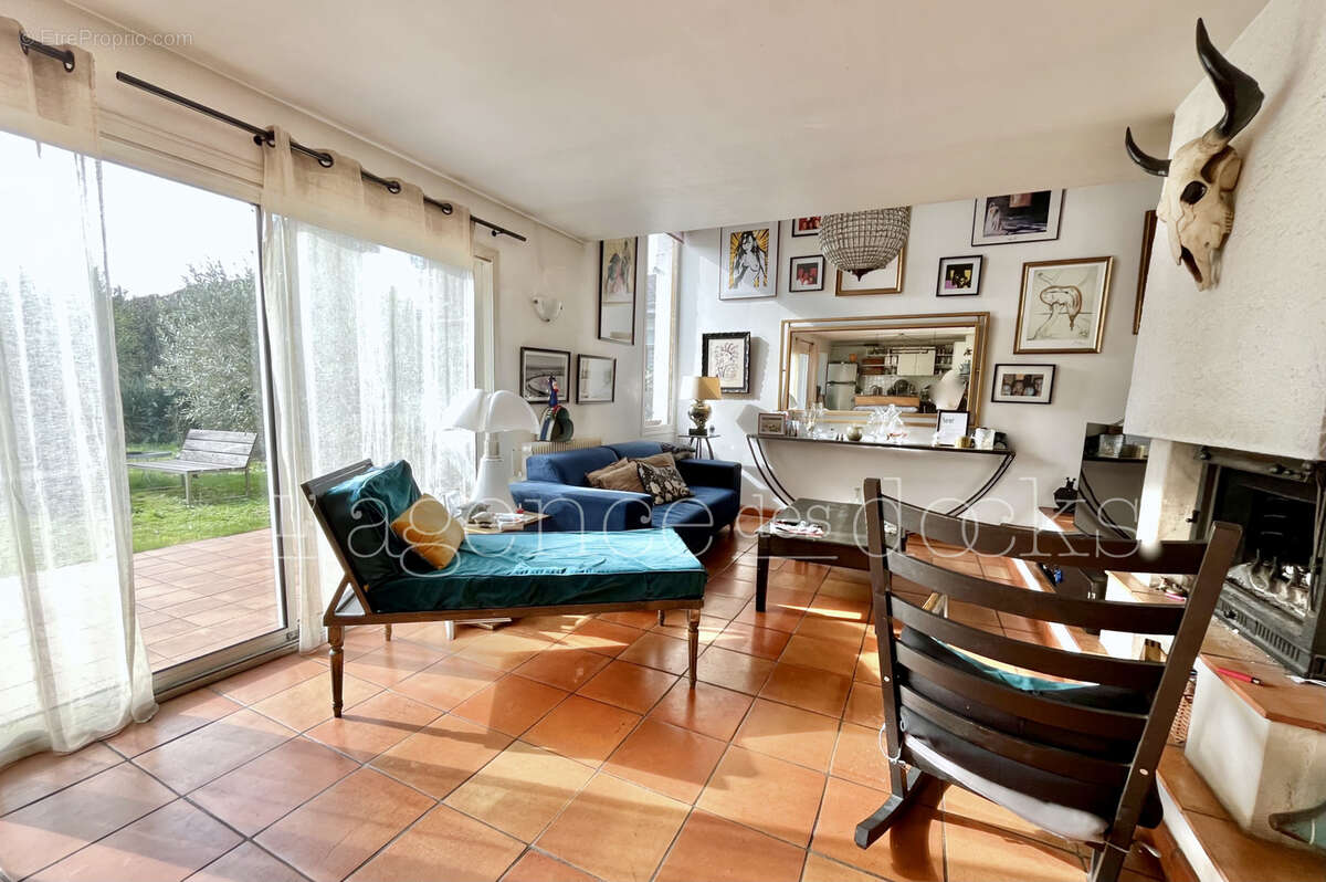 Maison à VILLENAVE-D'ORNON