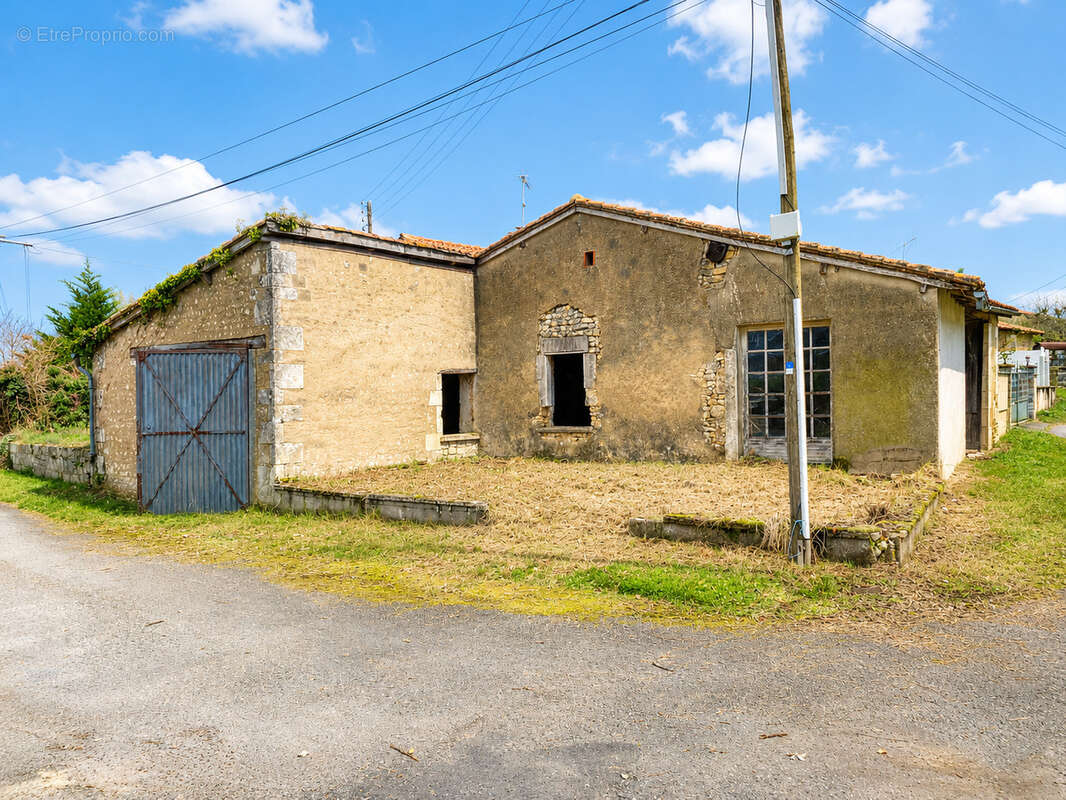 Maison 114 m² à Deviat  - photo 17
