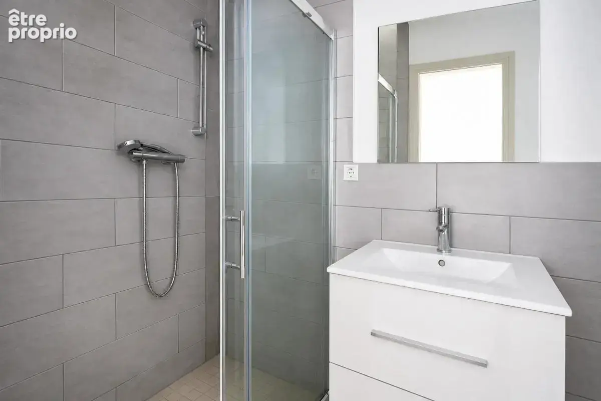 Maison de 8 pièces de 200 m² à Saint-Léger-des-Vignes - photo 9