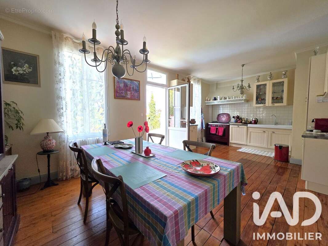 Maison 194 m² à Fouras  - photo 2