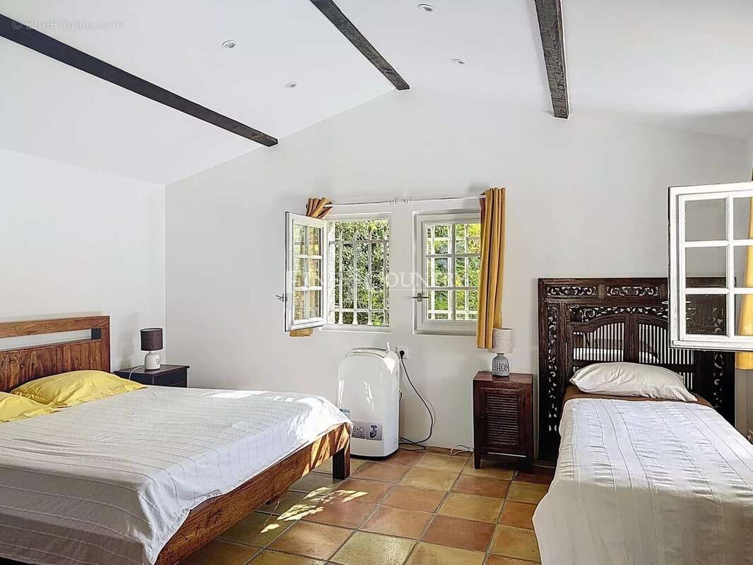 Maison à AURIBEAU-SUR-SIAGNE