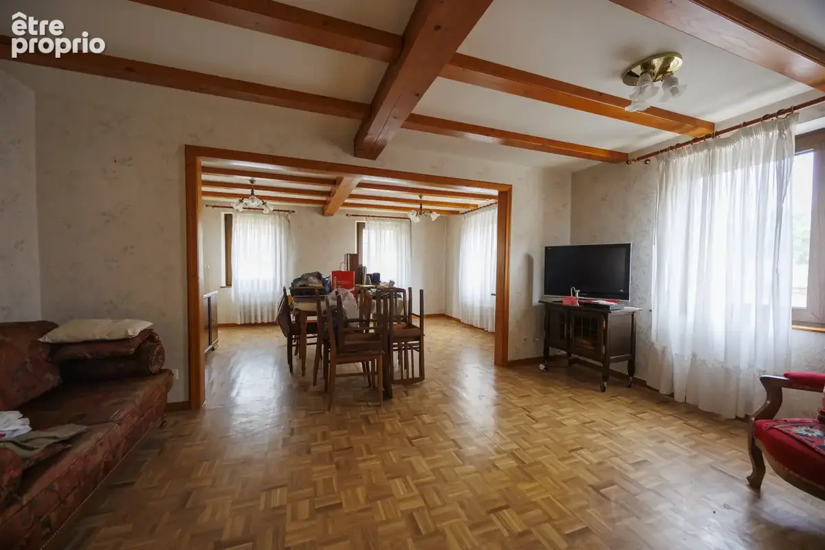 Maison familiale d'environ 140 m2 avec dépendances et grand jardin - photo 10