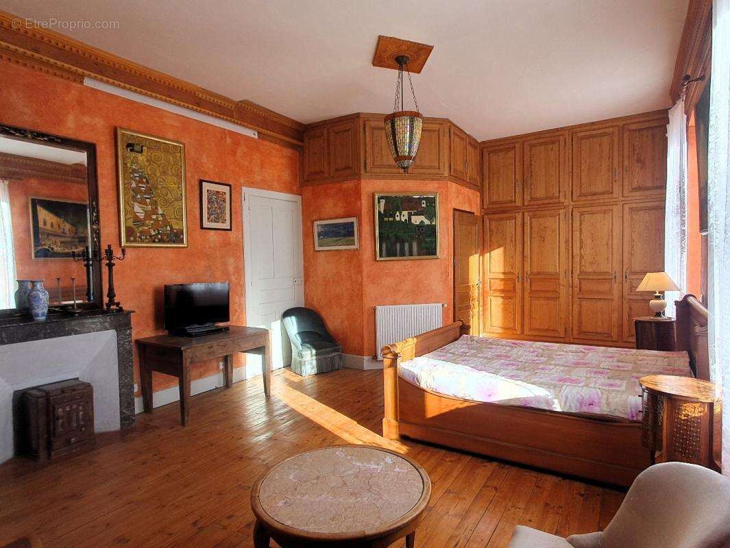 Maison à LA SALVETAT-PEYRALES