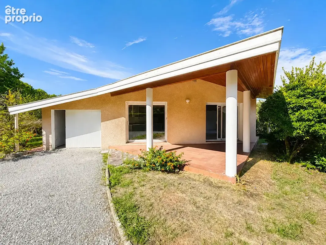 Maison 3 chambres - Quartier Mora - 2 200m2 de jardin - photo 1
