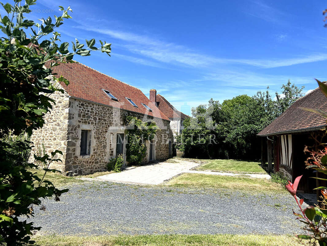Maison 10 minutes d'Ecouché et d'Argentan, dépendance et jardin. Réf: E15299 - photo 2