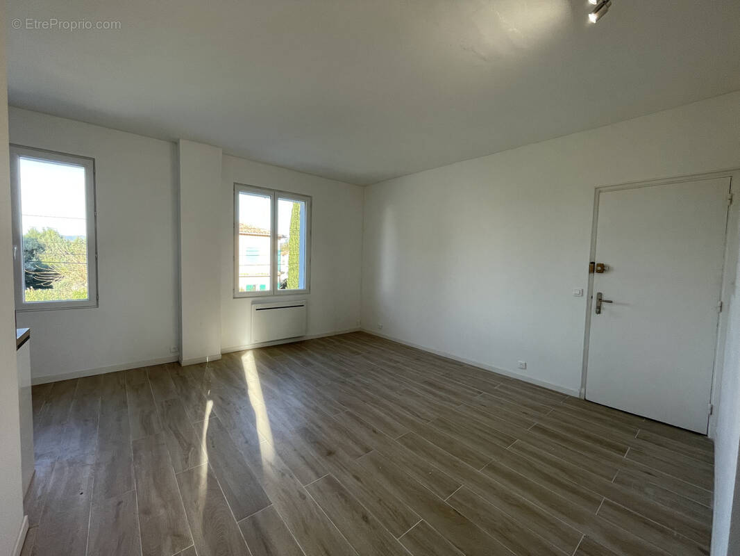 Appartement à COGOLIN