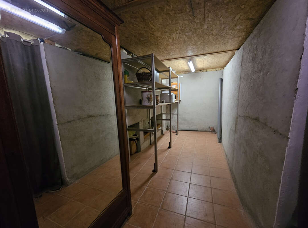 Maison à MONTFALCON