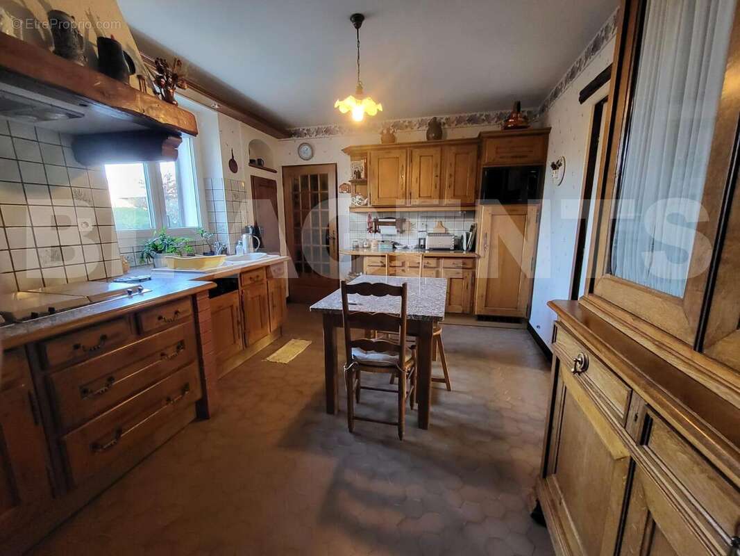 5 - Maison à CONDE-EN-BRIE