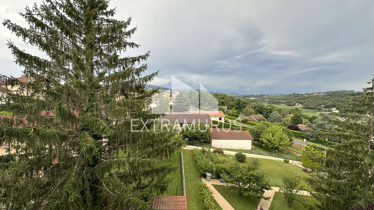 Appartement à L'ARBRESLE