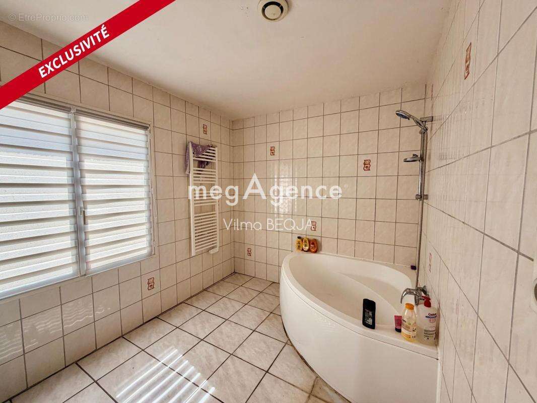 Superbe longère de caractère – 167 m² – Terrain de 4 580 - photo 17