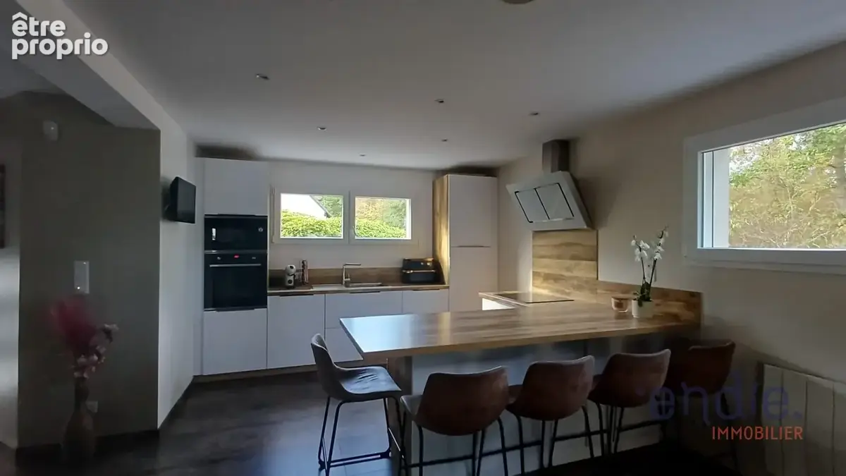 Wittelsheim  maison 160 m² en lisière de forêt  piscine, jacuzzi & 2 garages indépendants - photo 5