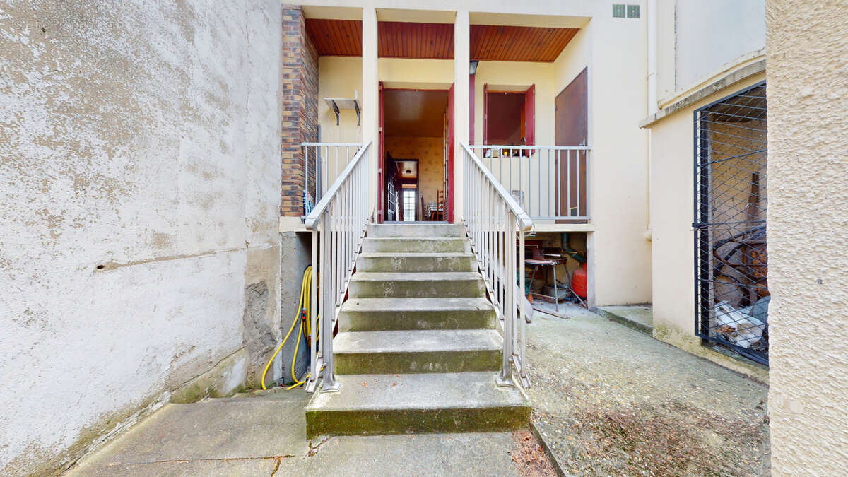 Maison à SARTROUVILLE