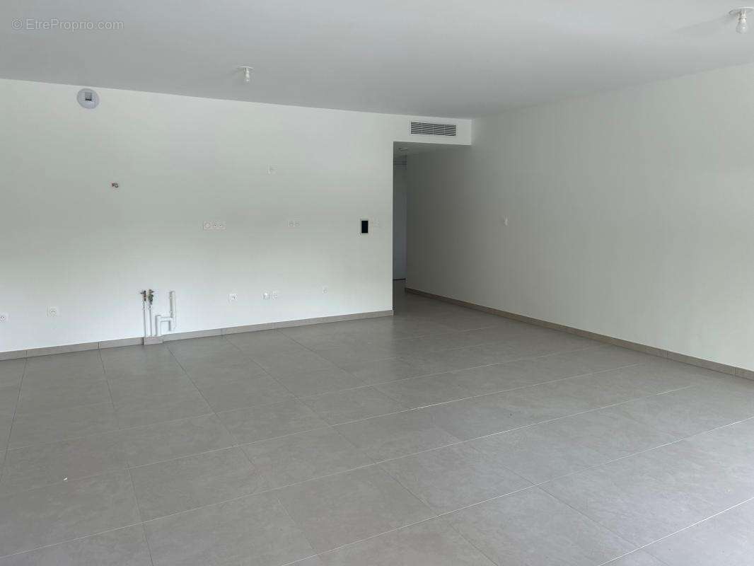 Appartement à SAINT-PAUL-TROIS-CHATEAUX