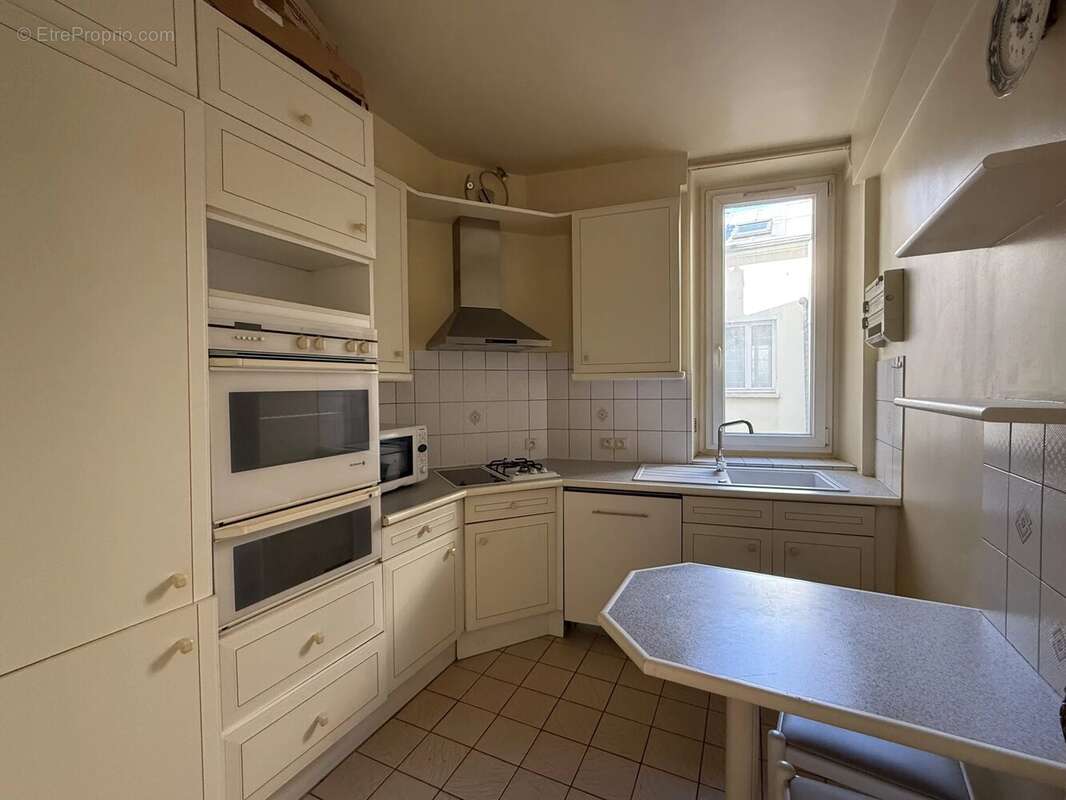 Appartement à PARIS-7E