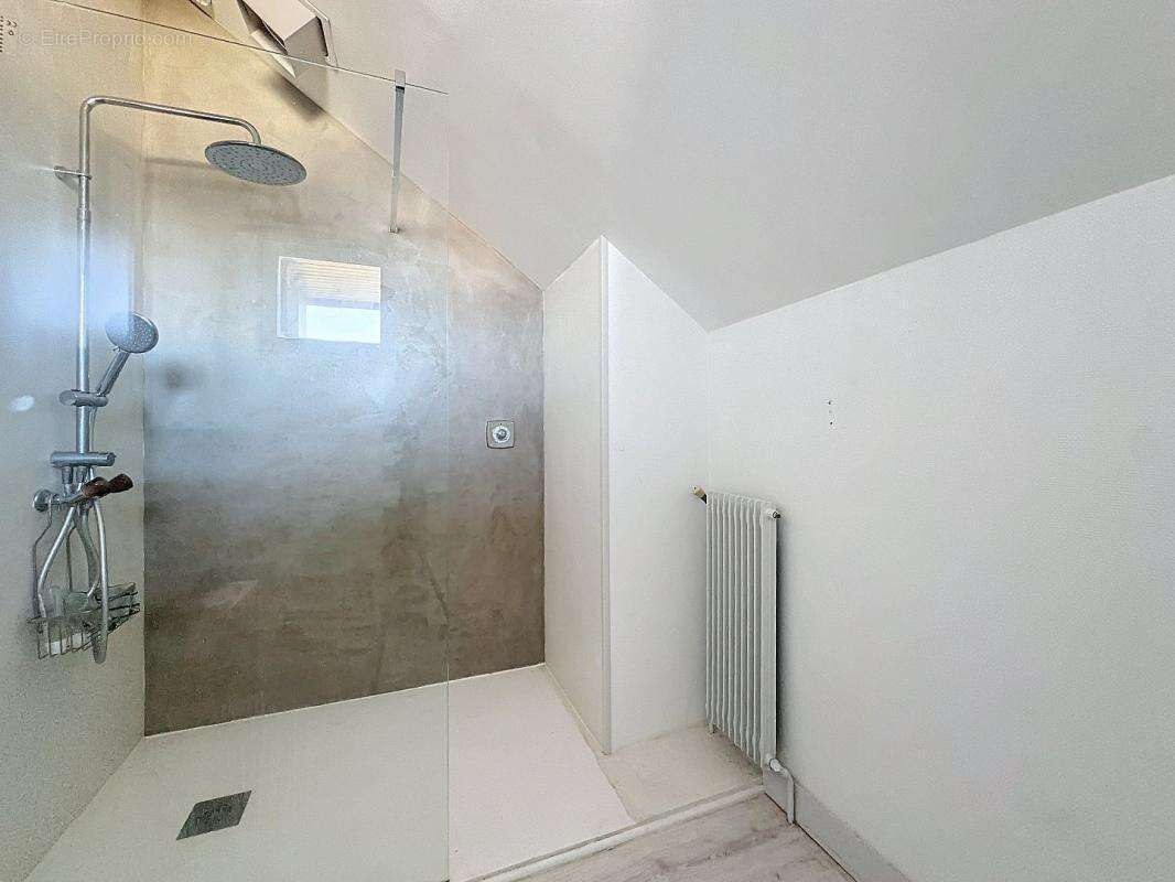 Maison à LUC-LA-PRIMAUBE