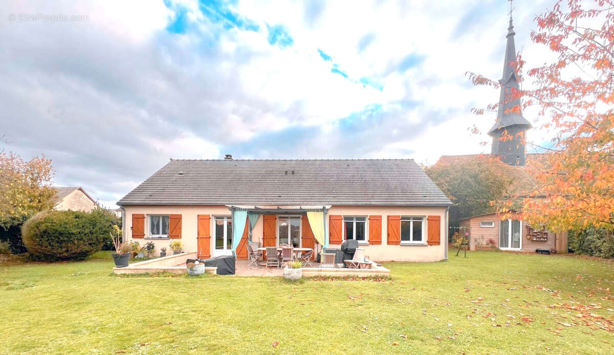 Maison à LA CHAPELLE-FORAINVILLIERS