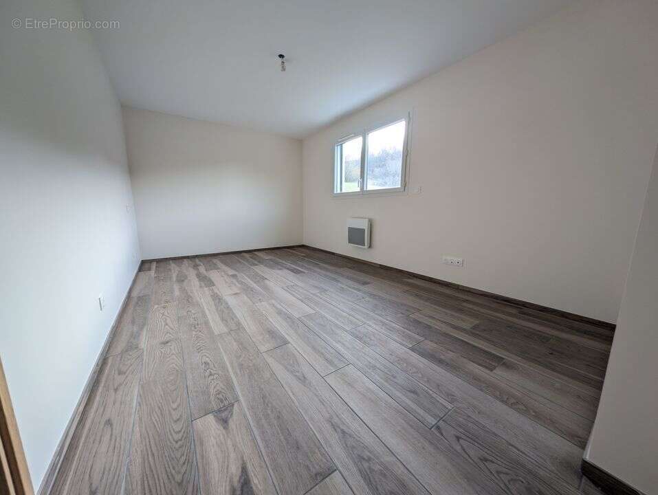 Maison à CHATEAUNEUF