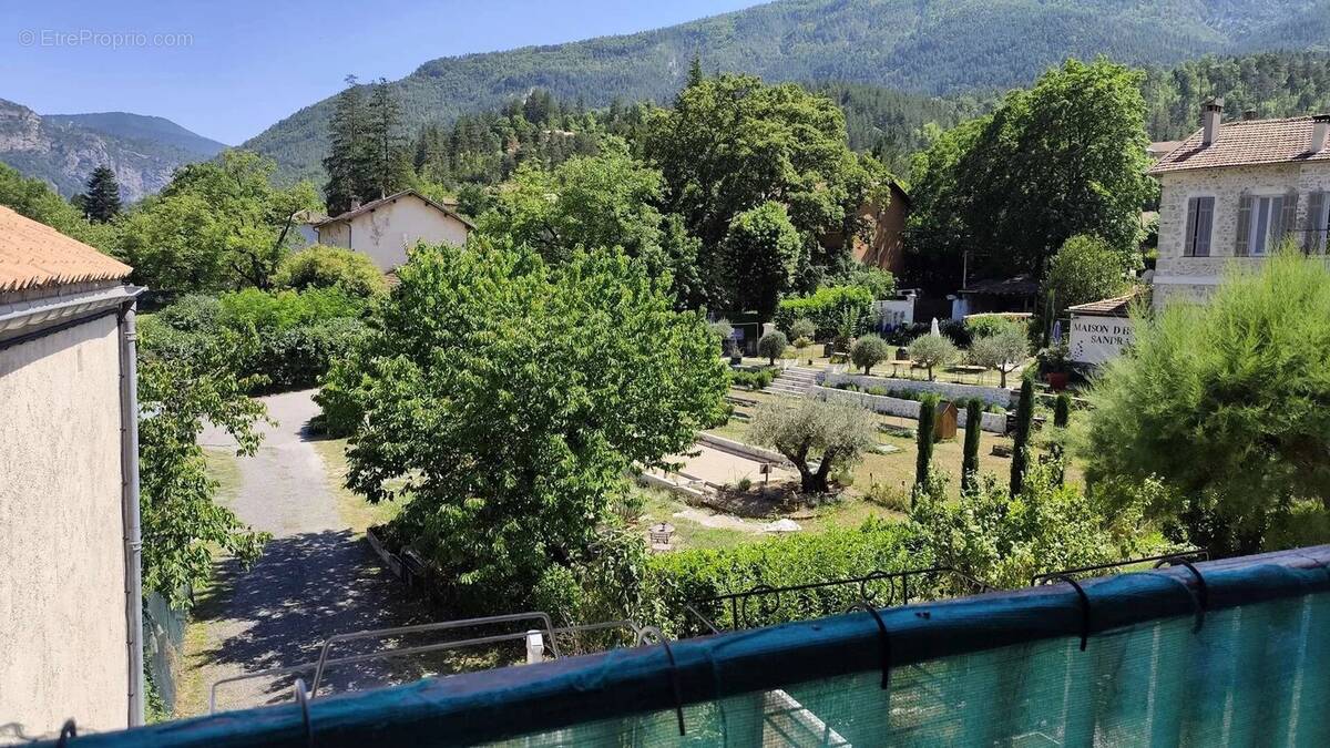 Appartement à ANNOT