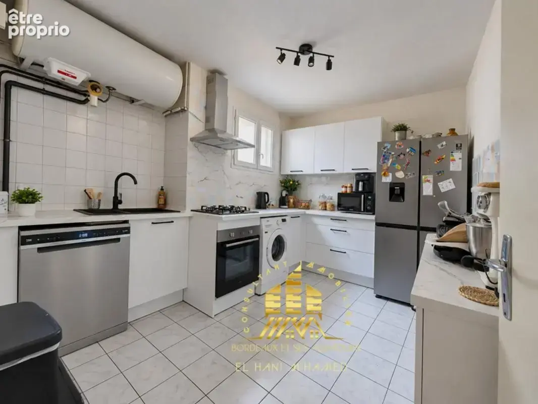 Maison de ville développant environ 107 m² au total sur deux niveaux, dont 63 m² habitables à l’étage - photo 3