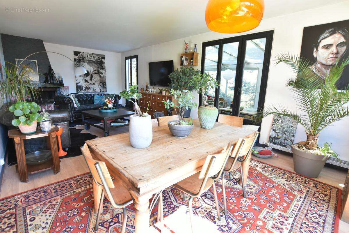 Maison à FRANCHEVILLE