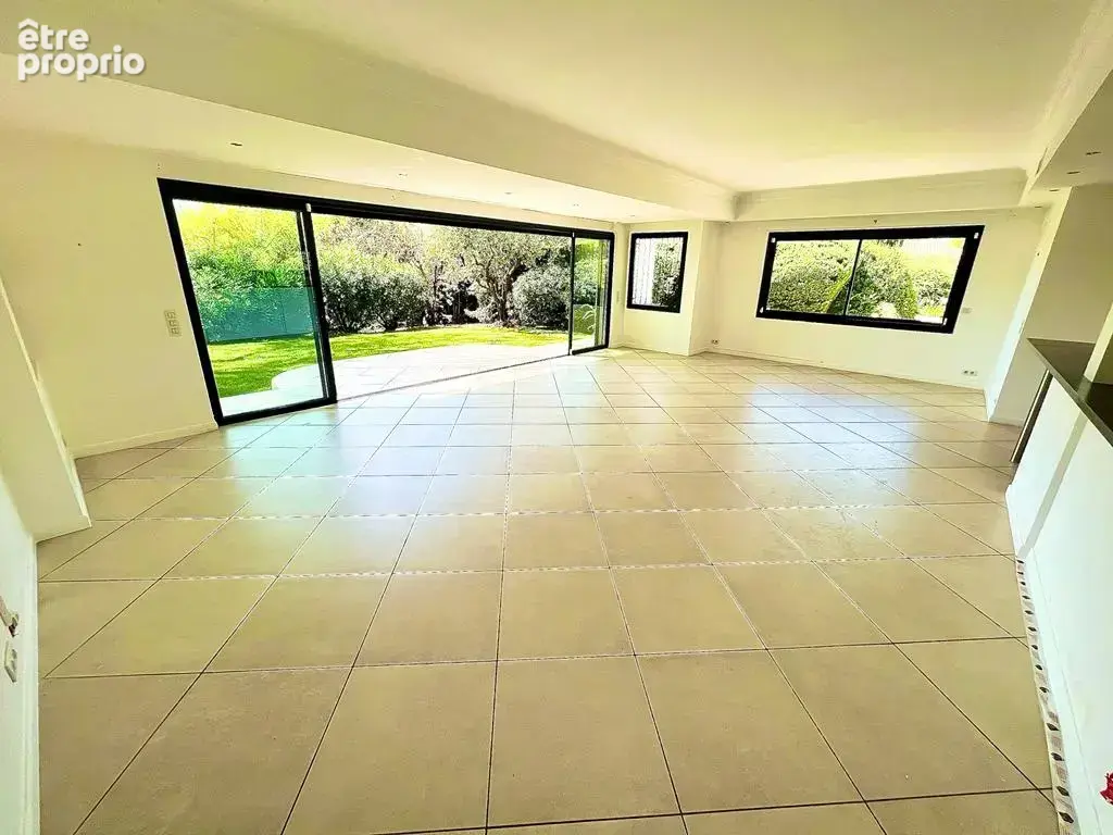 Mougins villa individuelle t4/t5 de plain pied 170m piscine terrain plat 1400m2 piscine - photo 4