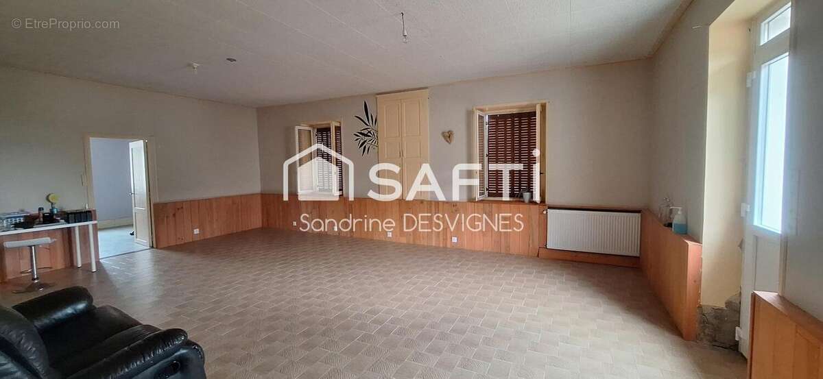 Maison 120 m² à Saint-Symphorien-De-Marmagne  - photo 3