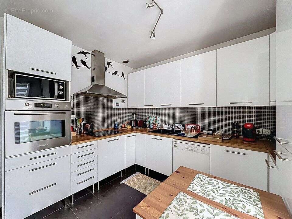 Appartement à VOISINS-LE-BRETONNEUX
