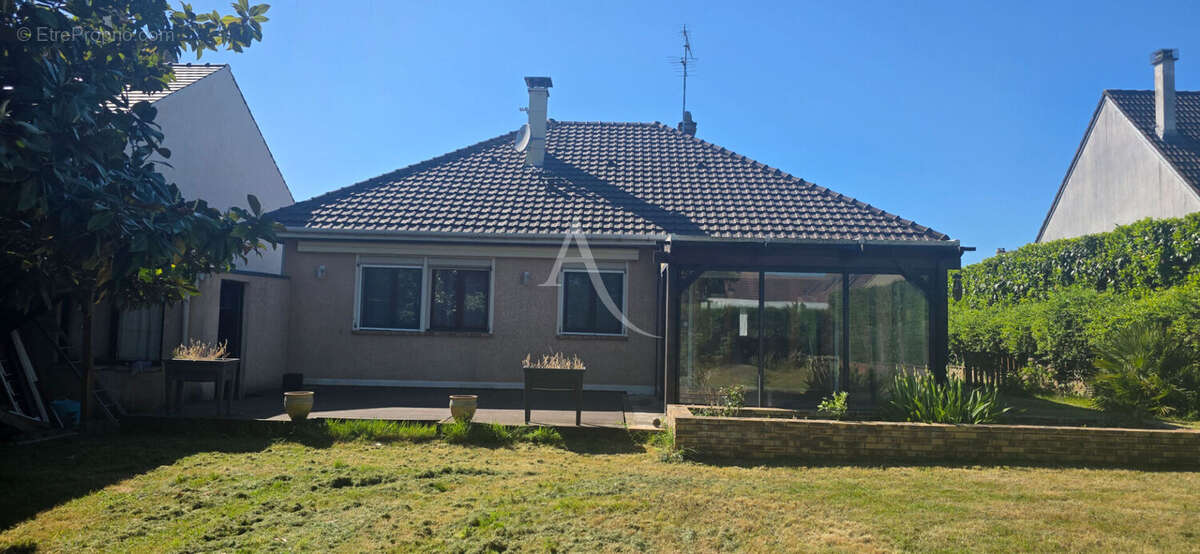 Maison à FONTENAY-TRESIGNY