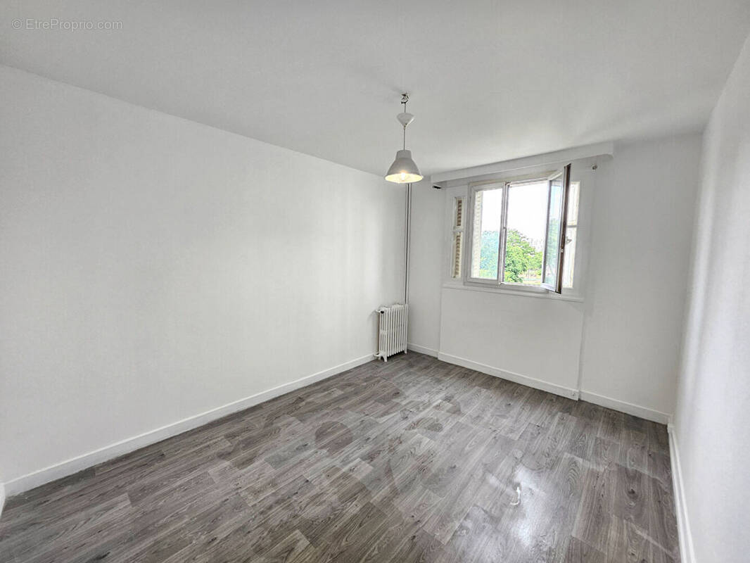 Appartement à AUBERVILLIERS