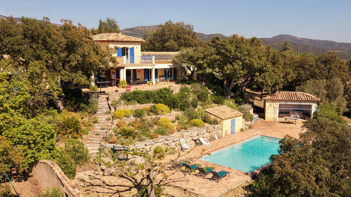 Maison à PLAN-DE-LA-TOUR