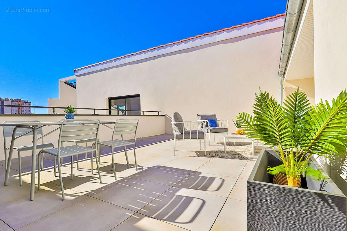 Dernier étage et grande terrasse - photo 3